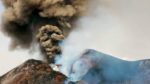 اسکرین-شات-Nature-Living-Volcanoes