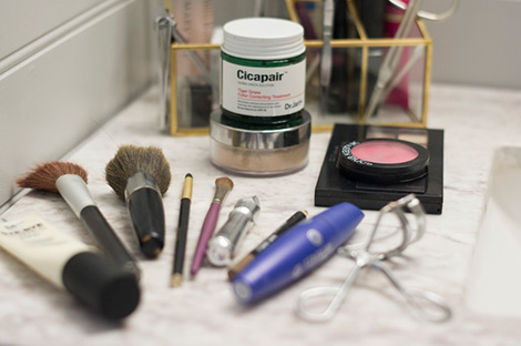 فیلم-آموزش-Simple-and-Everyday-Basics-of-Makeup